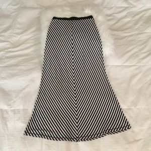 Max Studio Black and White Stripe A-Line  Skirt